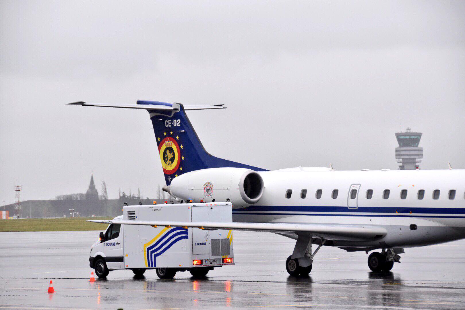 Les Douanes inaugurent un véhicule pour scanner les avions à Brussels Airport 24068511