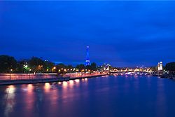 LA TOUR EIFFEL A 120 ANS 250px-15