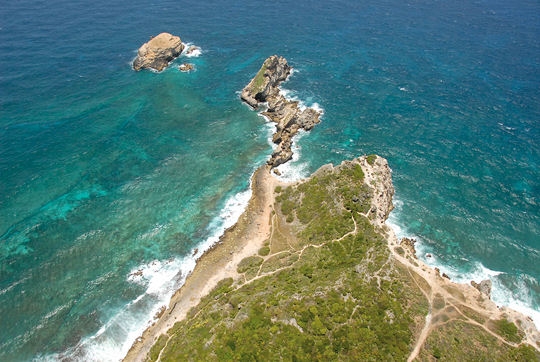 Voyager > Amrique du Nord > La Guadeloupe vue du ciel Pointe12