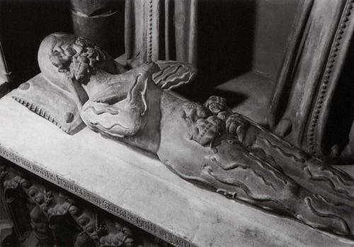 La tombe de François de la Sarraz 62539710