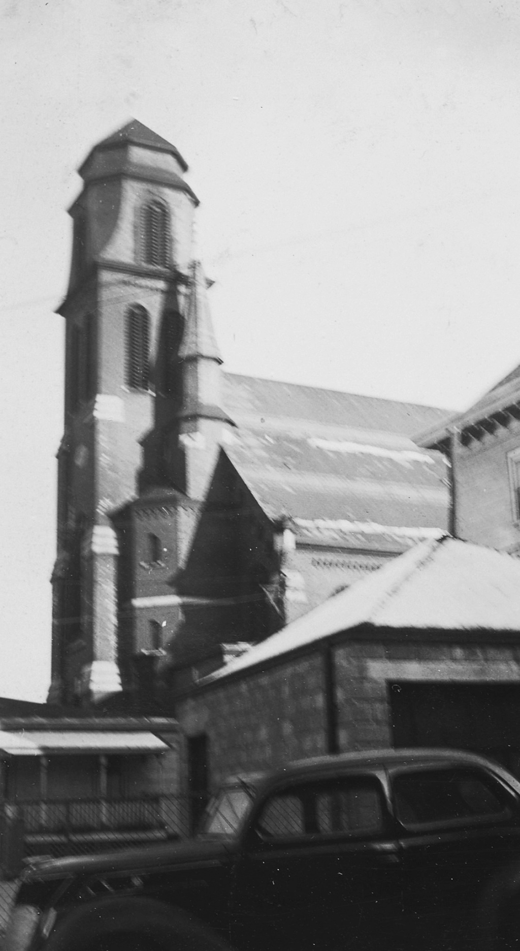 L'Eglise noire de Celui qui hantait les ténèbres, 1935 Fx7qna10