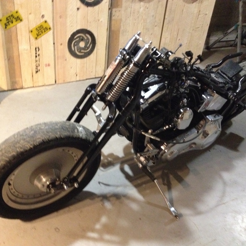 Nouveau projet sur un softail Img_0410