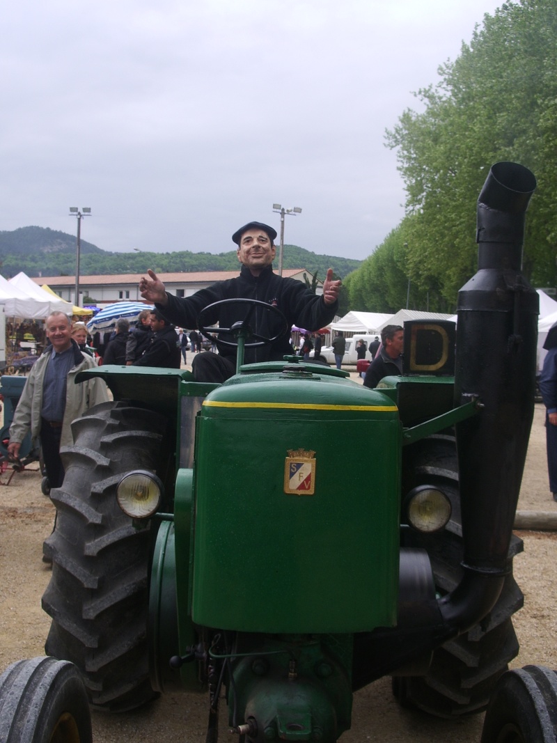 [b]MALAUCENE (84) VENTOUX RETRO VEHICULES[/b] 17310