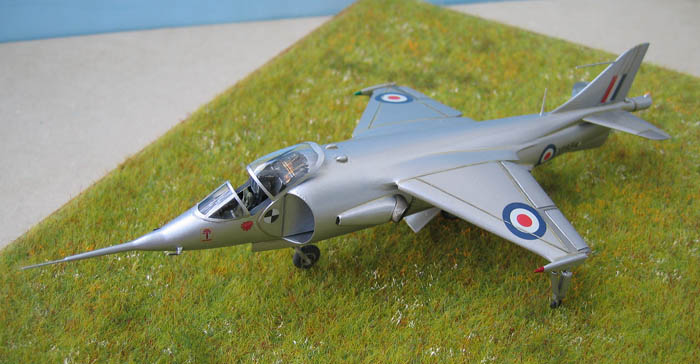 Hawker P1127 Prototype du célèbre Harrier bien connu - Base Airfix - 1/72. Harrie13