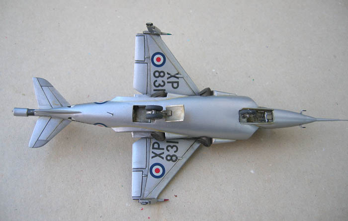 Hawker P1127 Prototype du célèbre Harrier bien connu - Base Airfix - 1/72. Harrie19