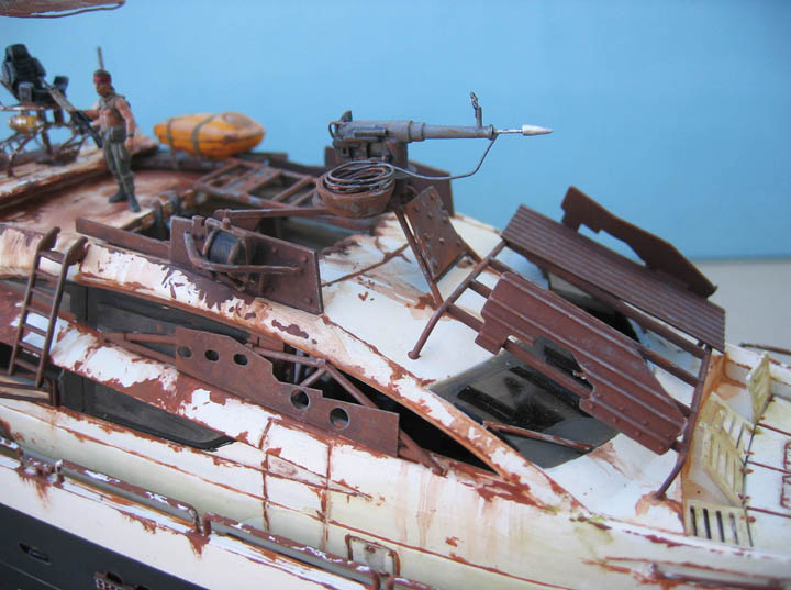 * 1/72        Yach Predator "WaterWorld" - Conversion Revell  Predat15