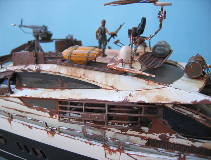 * 1/72        Yach Predator "WaterWorld" - Conversion Revell  Predat16