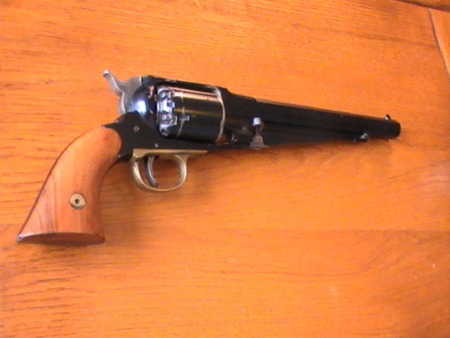 Quelques répliques de revolvers utilisés et/ou fabriqués pour la Confederate State Army - Page 2 Pic_2010