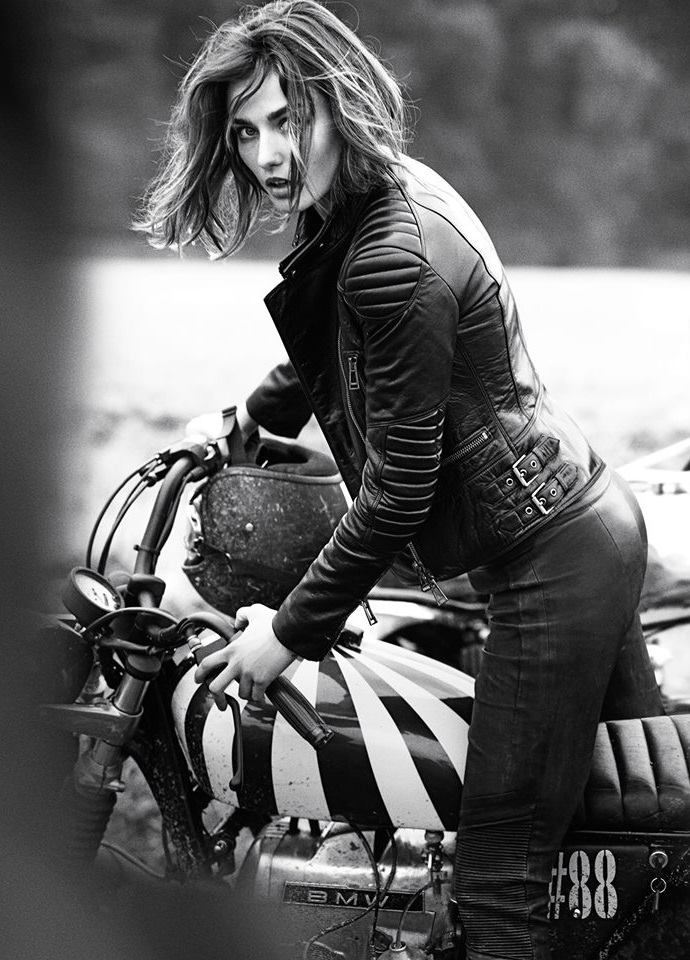 Babes & Bikes - Page 13 29313310