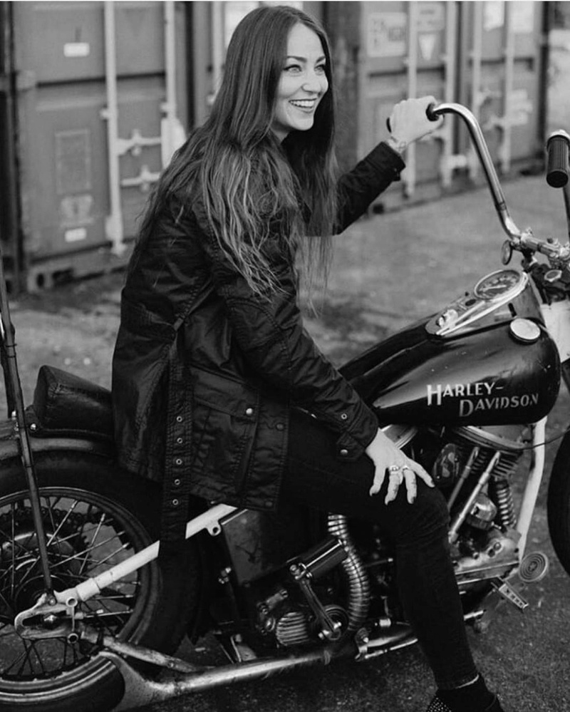 Babes & Bikes - Page 13 29356711