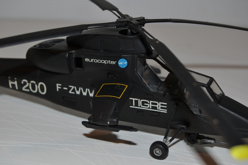 [ITALERI]  EUROCOPTER H-200 Démonstrateur TIGRE Réf 013 Dsc_0013