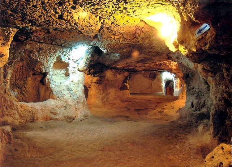 DERINKUYU BAJO TIERRA,  EN CAPADOCIA Jim-ca67