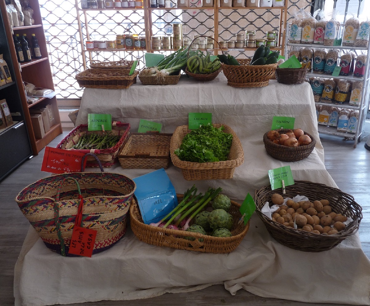 NOUVELLE SEMAINE D'ACHATS AU MAGASIN DES AMIS DE LA CASA DU MARDI  5 JUIN  AU SAMEDI  9 JUIN 2018 P1340935