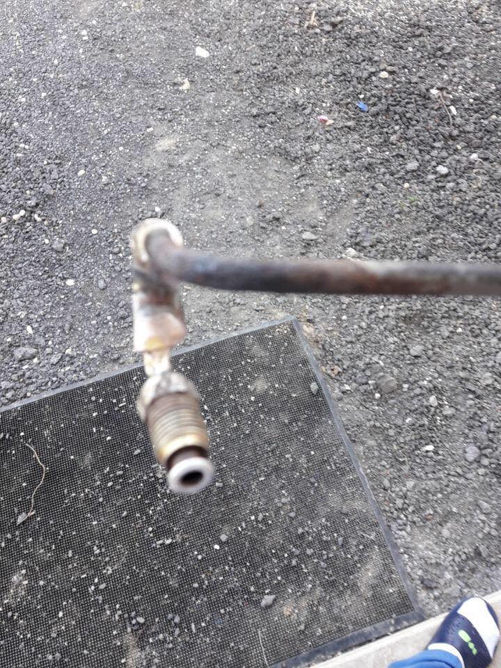 Ecrou grippé (direction assistée) + pipe à réparer Chrysl11