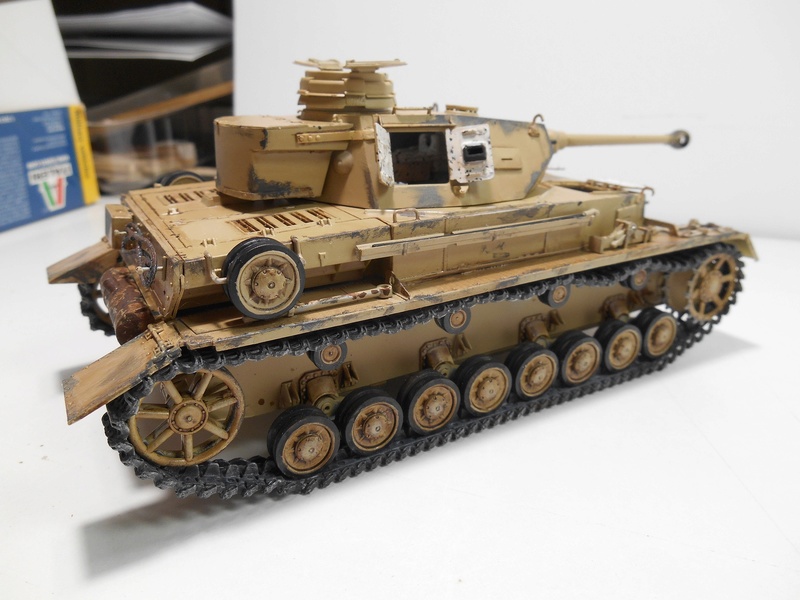 Un moment d'arrêt sur l'inutile... - Panzer IV - Italeri - 1/35e Pziv-r15