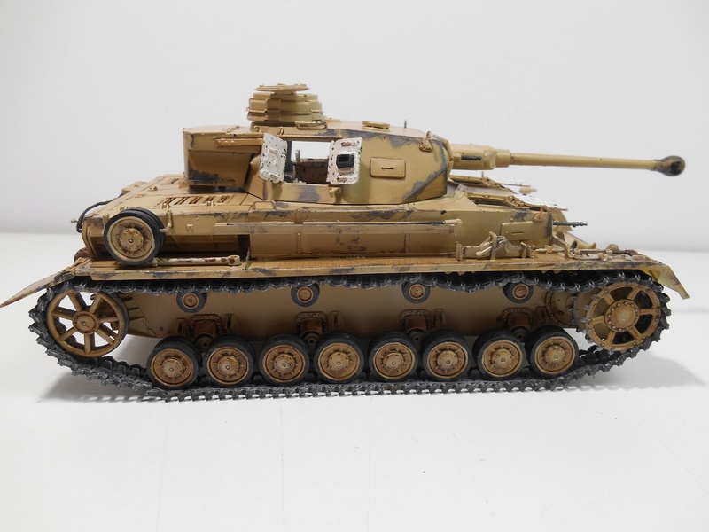 Un moment d'arrêt sur l'inutile... - Panzer IV - Italeri - 1/35e Pziv-r16