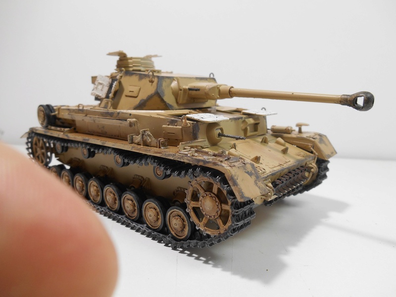 Un moment d'arrêt sur l'inutile... - Panzer IV - Italeri - 1/35e Pziv-r17