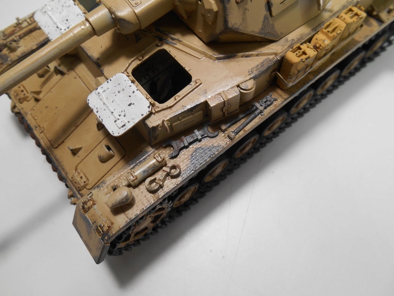 Un moment d'arrêt sur l'inutile... - Panzer IV - Italeri - 1/35e Pziv-r22