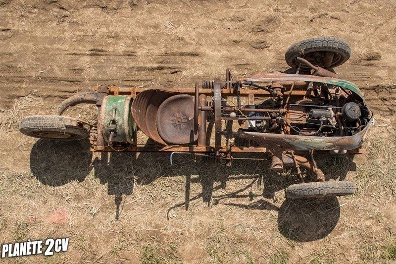 Un tricyclecar à louer pour mon mariage en Ardèche ? 32940210