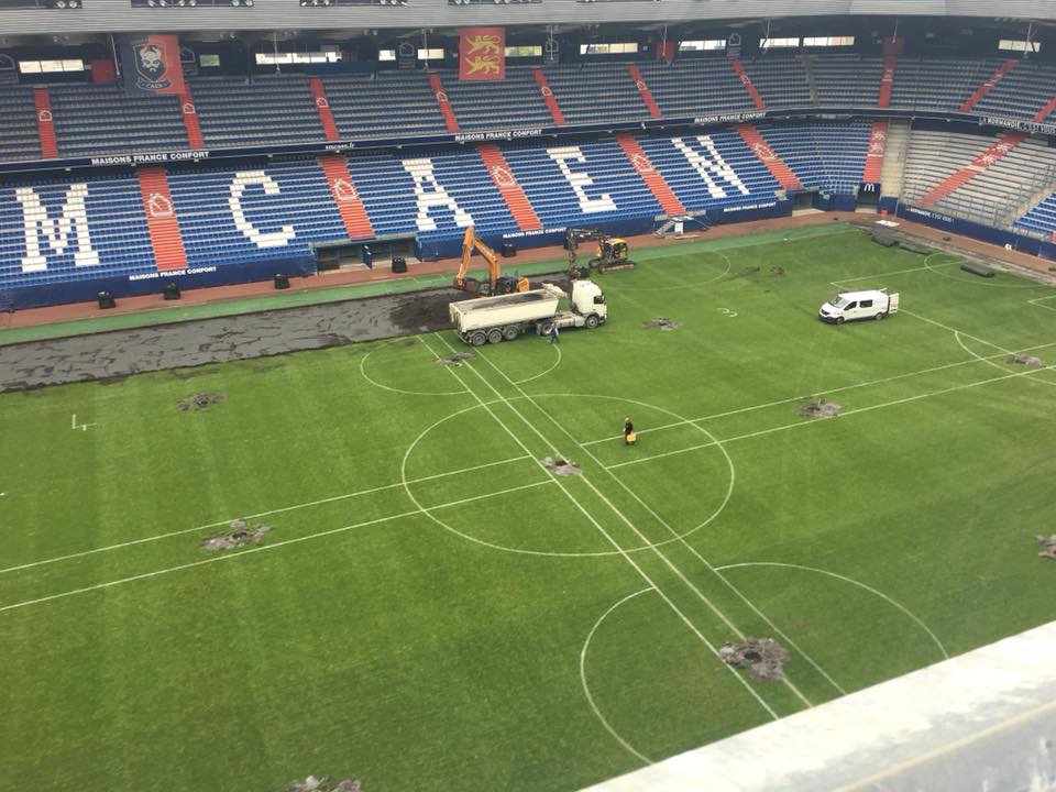 Le stade Michel d'Ornano - Page 7 33303010