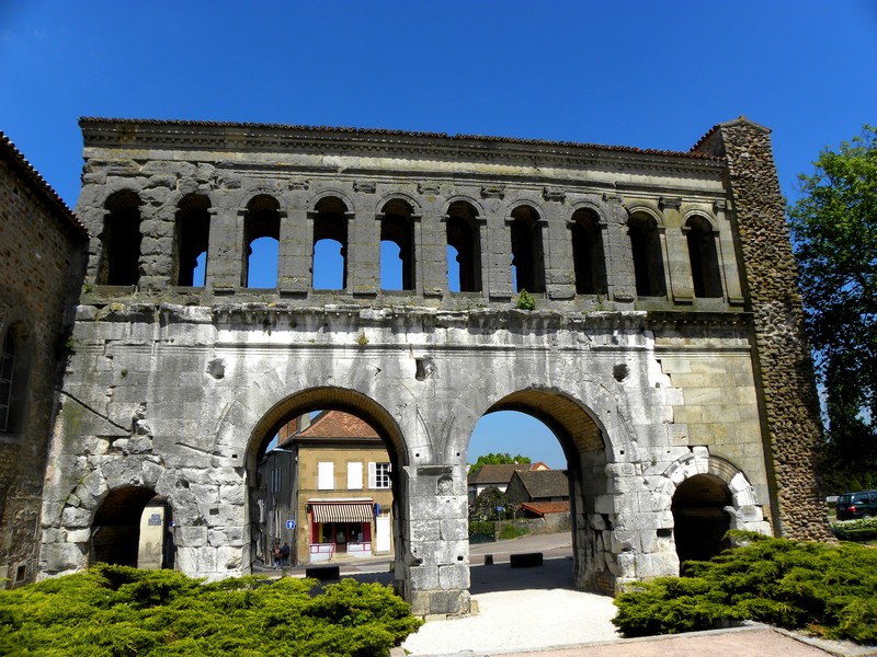 Autun, son architecture, ses vestiges Gallo-romain Dscn3312