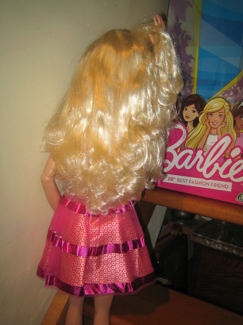 Barbra la blonde et Laura la brune 2 Barbies de 70 cms! Barbie16