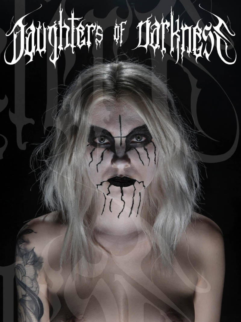 DAUGHTERS OF DARKNESS (Black Metal) du photographe JEREMY SAFFER à la vente le 30 octobre 2020 ... Book10