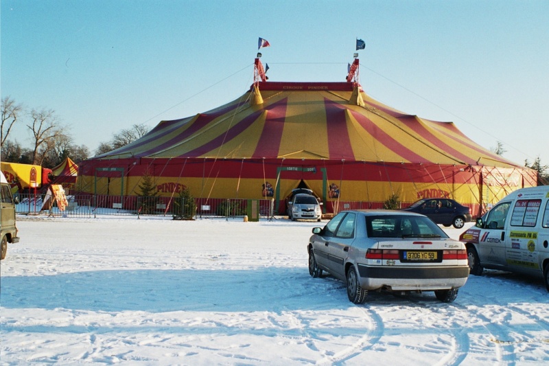 Les photos du 1er Salon de la maquette de cirque 01_00210