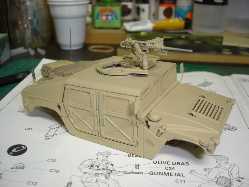 Humvee M1025 armored carrier - Academy 1:35 Dsc00228