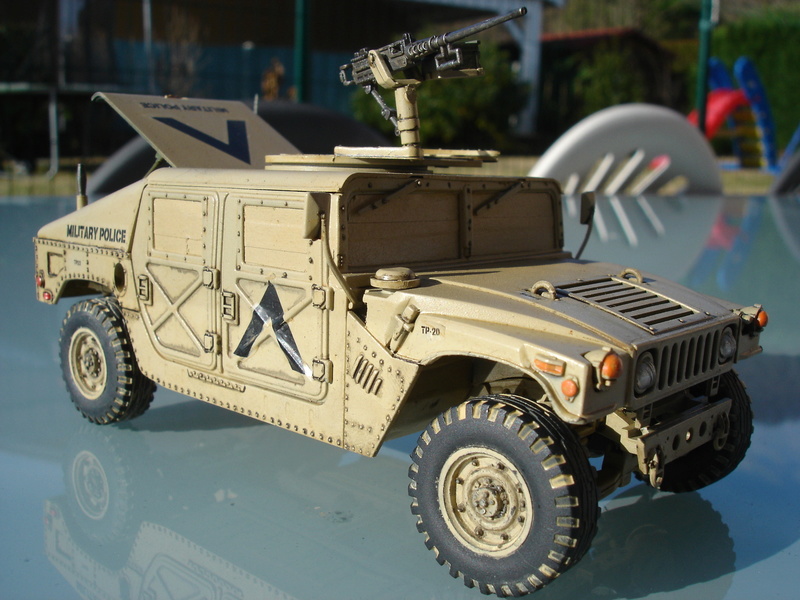 Humvee M1025 armored carrier - Academy 1:35 Dsc00236