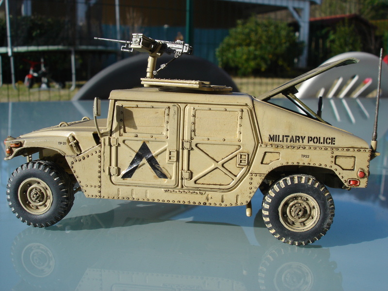 Humvee M1025 armored carrier - Academy 1:35 Dsc00239