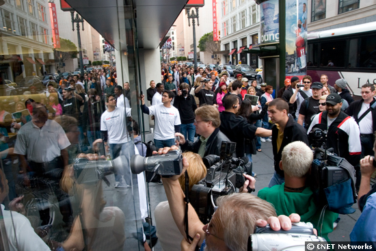 iPhone 3G S hits stores Friday: Will the crowds follow? Iphone10