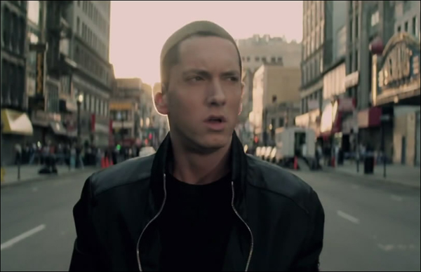حصريآ :: كليب Eminem - Not Afraid 2010 بجودة DVDRip و بحجم 11 ميجا و على آكثر من سيرفر 34xrl811