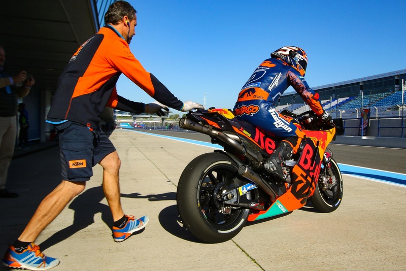 MotoGP Moto2 Moto3 2019 - Page 3 05-joh14