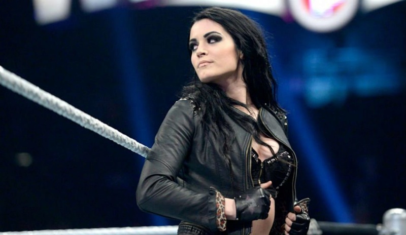 [WWE] Paige vu dans la ville de RAW ! Paige-11