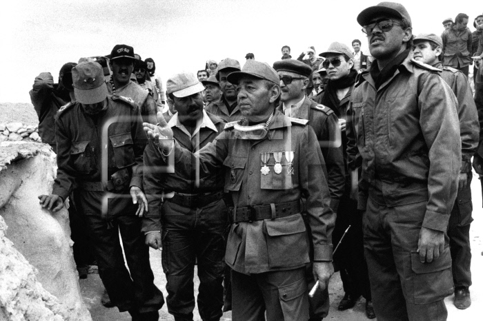 Visite Feu SM Hassan II au Sahara - Mars 1985 1985_210