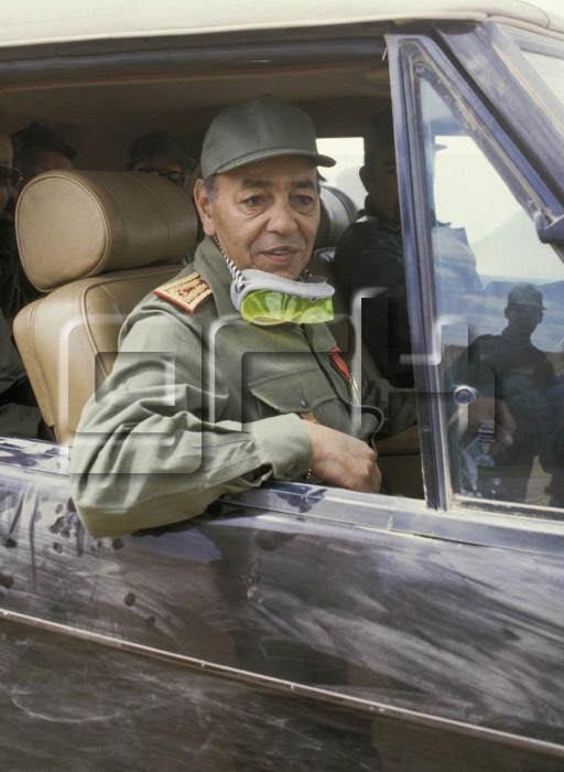 Visite Feu SM Hassan II au Sahara - Mars 1985 1985_710