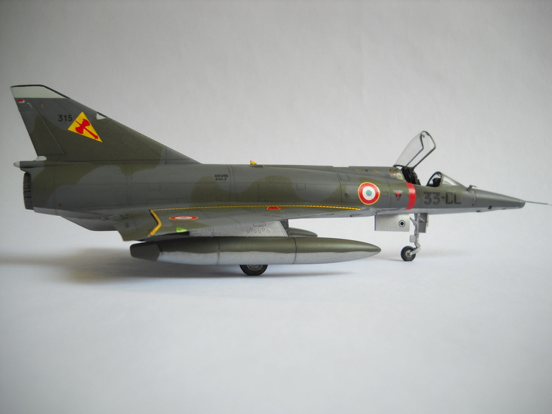 AMD Mirage IIIR, Heller. 1/72 (VINTAGE) Dscn6111