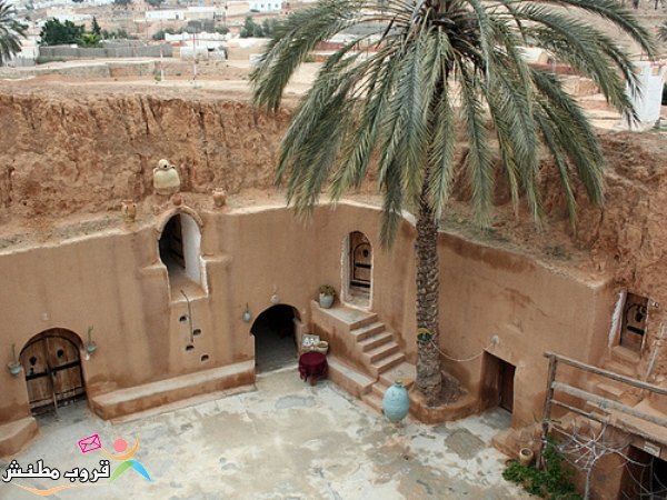 مدينه عربيه تقع تحت الارض وهي مدينة تونسية اسمها ( مطماطة ) و العجيب انها  مسكونة  746