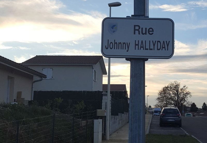 REPLIQUE DE LA PLAQUE DE RUE JOHNNY HALLYDAY Rue_jo10