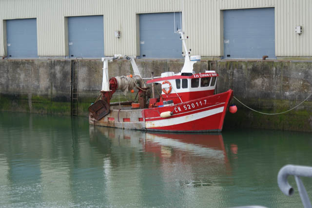 Reflets d'un bateau rouge Bateau10