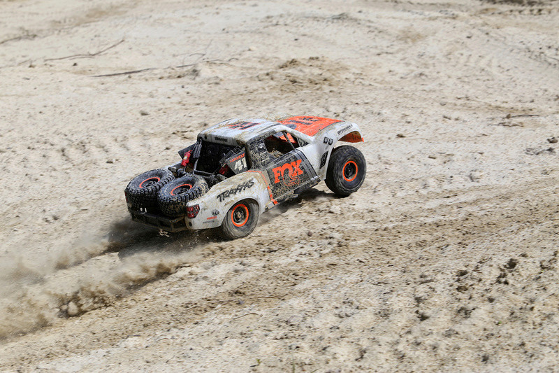 Traxxas unlimited desert truck Arnaud75 - Page 2 Img_4413