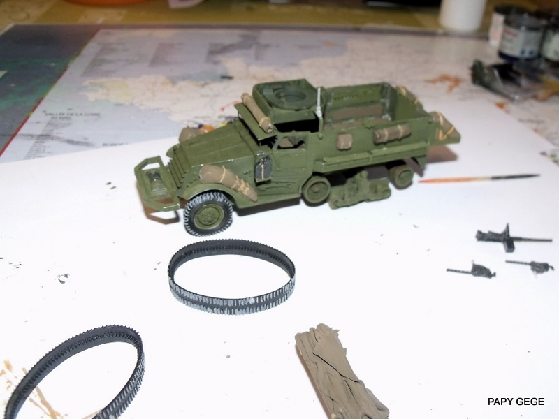 HALF-TRACK M3 TRANSPORT DE TROUPE au 1/50 + M3 AMBULANCE Half_t30