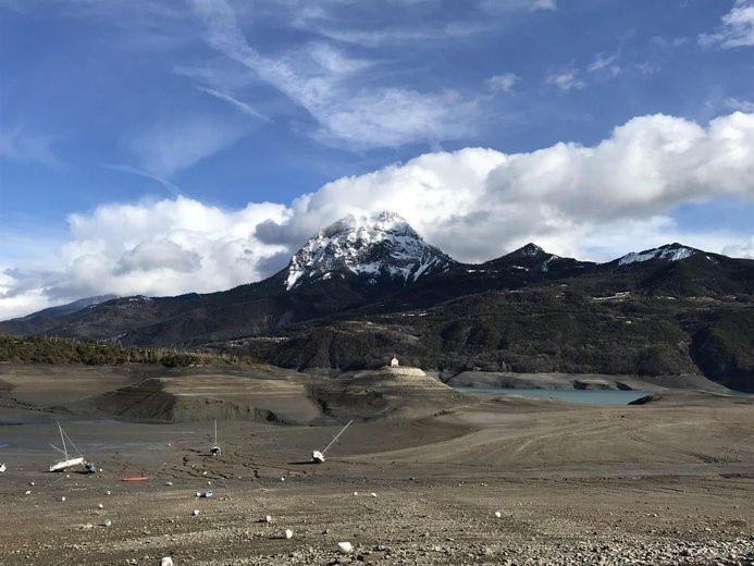 URGENT : UN ENFANT DE 11 ANS PRISONNIER DANS LA BOUE DANS LE LAC DE SERRE-PONÇON A1656