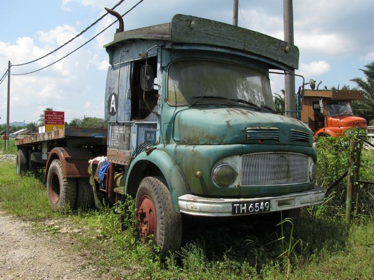 photos d ancien camion et de camionnette mercedes - Page 7 1600210