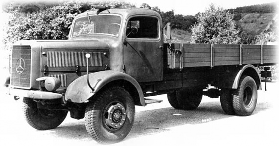 photos d ancien camion et de camionnette mercedes - Page 9 Img-2710