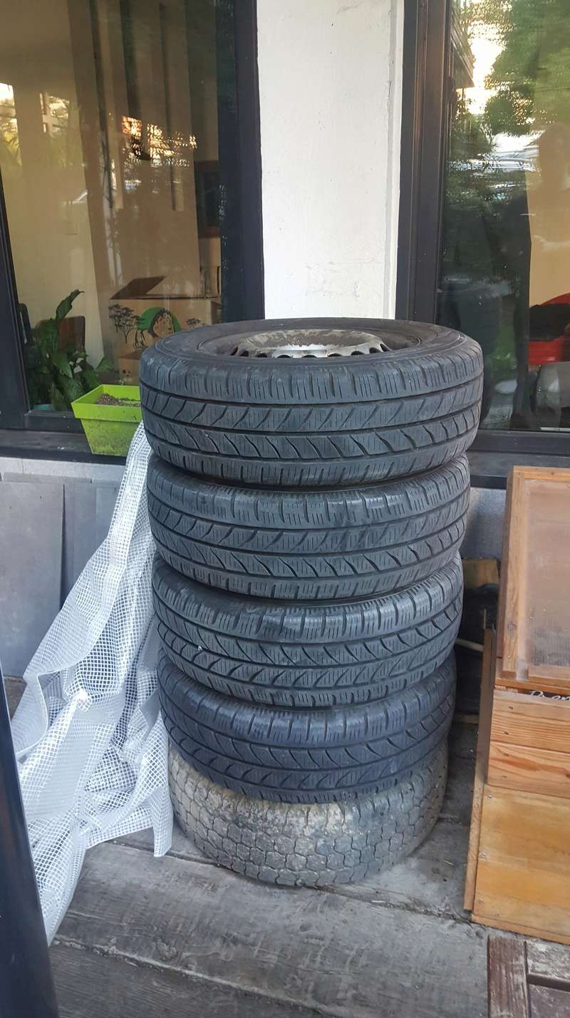 Vendu - 5 pneus neige + amortisseur Avant - Arriere 20180516