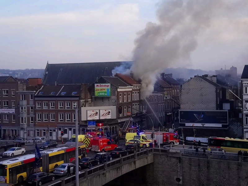 [Liège] Incendie/Explosion rue Gretry - risque effondrement  28700710