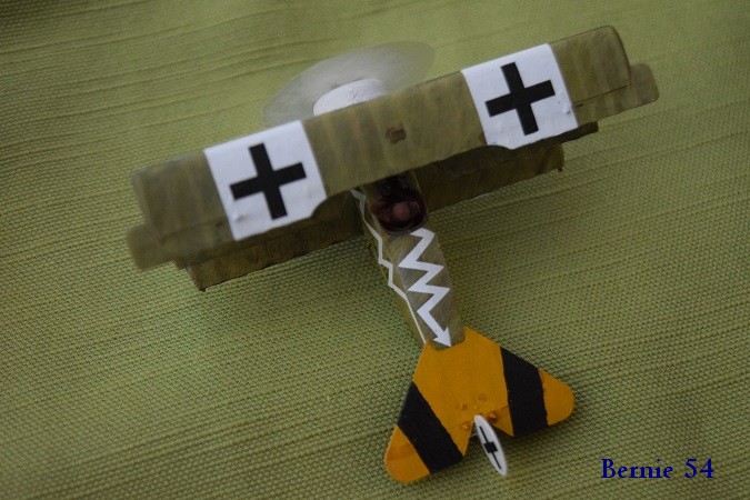 de chez EDUARD FOKKER Dr I Dual au 1/72 Dsc_0086