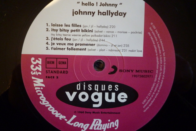 33 tours "Hello Johnny" de chez sony music P1590264